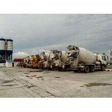 租賃混凝土灌車，攪拌運輸車